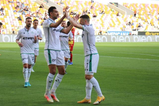 Fenerbahçe'ye rahat yok! Konyaspor, Malatya'da sürprize izin vermedi Fenerbahçe'ye rahat yok! Konyaspor, Malatya'da sürprize izin vermedi