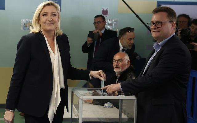 Son Dakika: Fransa'da seçimin galibi belli oldu! Aşırı sağcı Le Pen ile yarışan Macron yeniden cumhurbaşkanı seçildi