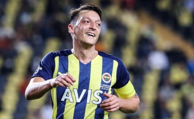 Mesut Özil isyan etti: Yok sayılmak beni çok kırdı