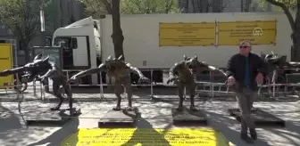 Sanatçı Rainer Opolka, Ukrayna ve Rusya savaşını protesto etti