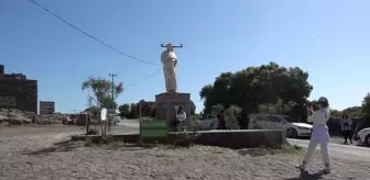 ÇANAKKALE - Assos'taki Aristo heykeli yenilendi