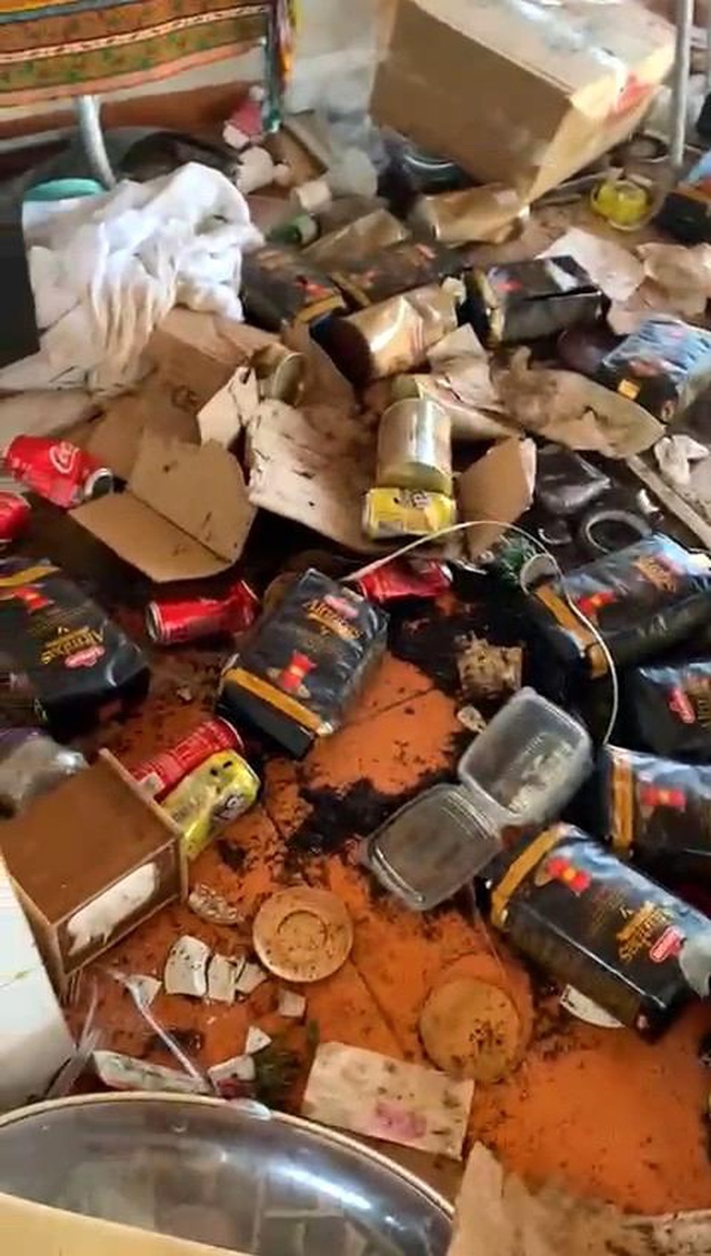 Aç kalan ayılar yayladaki işletmenin altını üstüne getirdi Aç kalan ayılar yayladaki işletmenin altını üstüne getirdi