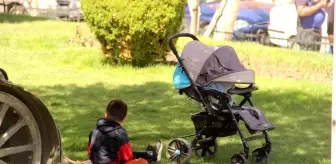 Havalar ısınınca vatandaş kendini parklara attı