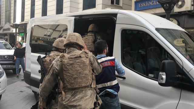Son Dakika! Mersin'de bombalı saldırı hazırlığındaki 6 terörist gözaltı alındı Son Dakika! Mersin'de bombalı saldırı hazırlığındaki 6 terörist gözaltı alındı