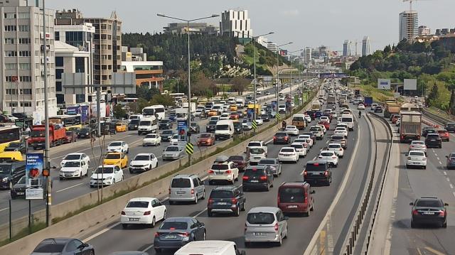 İSTANBUL TRAFİĞİNDE SON DURUM HAVADAN GÖRÜNTÜLENDİ (1) İSTANBUL TRAFİĞİNDE SON DURUM HAVADAN GÖRÜNTÜLENDİ (1)