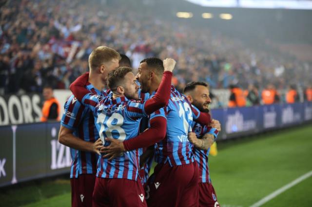 38 yıl sonra gelen zafer! Süper Lig'de şampiyon Trabzonspor 38 yıl sonra gelen zafer! Süper Lig'de şampiyon Trabzonspor