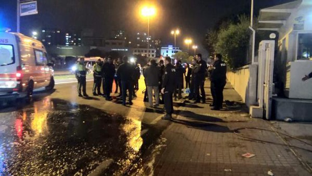 Kırmızı ışıkta geçti, yayalara çarptı! Metrelerce sürüklenen genç kız hayatını kaybetti Kırmızı ışıkta geçti, yayalara çarptı! Metrelerce sürüklenen genç kız hayatını kaybetti