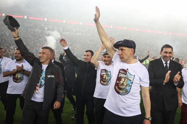 38 yıl sonra gelen zafer! Süper Lig'de şampiyon Trabzonspor 38 yıl sonra gelen zafer! Süper Lig'de şampiyon Trabzonspor