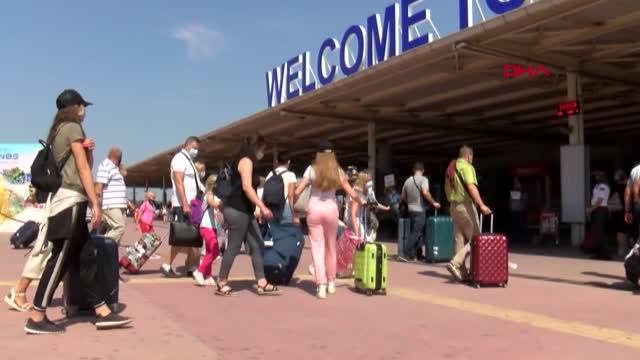 Antalya'ya gelen turist sayısı savaşa rağmen arttı! Alman turistler zirveye oturdu Antalya'ya gelen turist sayısı savaşa rağmen arttı! Alman turistler zirveye oturdu