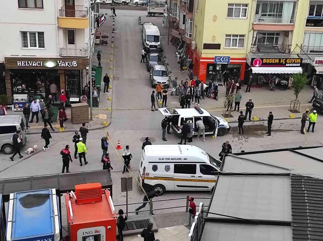 Polis otosunda kanlar içinde bulundu! Beylik tabancasından çıkan kurşunla vurulan genç polis hayatını kaybetti Polis otosunda kanlar içinde bulundu! Beylik tabancasından çıkan kurşunla vurulan genç polis hayatını kaybetti