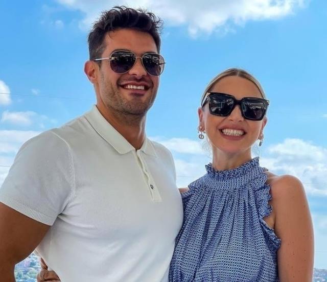 Bir fotoğraf da baldızdan! Derya Açıkgöz, ablası Hadise'nin nikahında çekildiği kareyi paylaştı