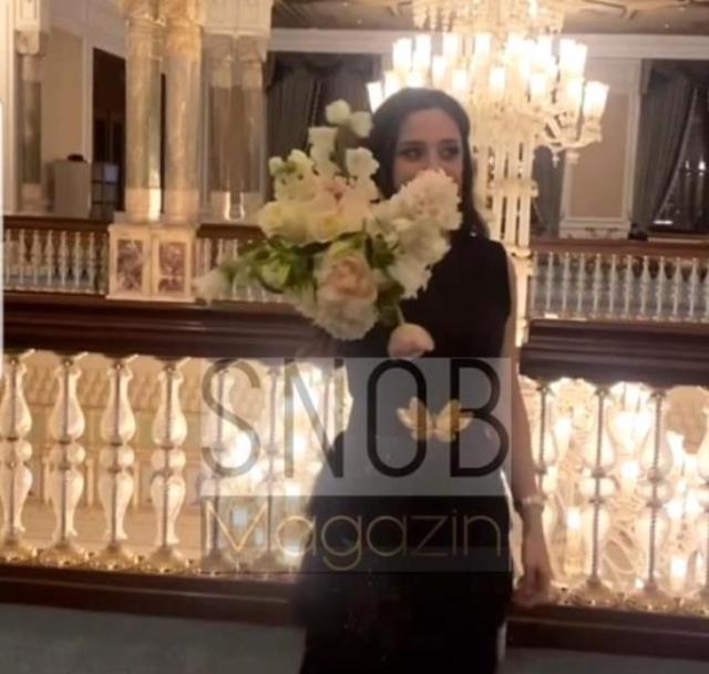 Bir fotoğraf da baldızdan! Derya Açıkgöz, ablası Hadise'nin nikahında giydiği elbiseyi paylaştı