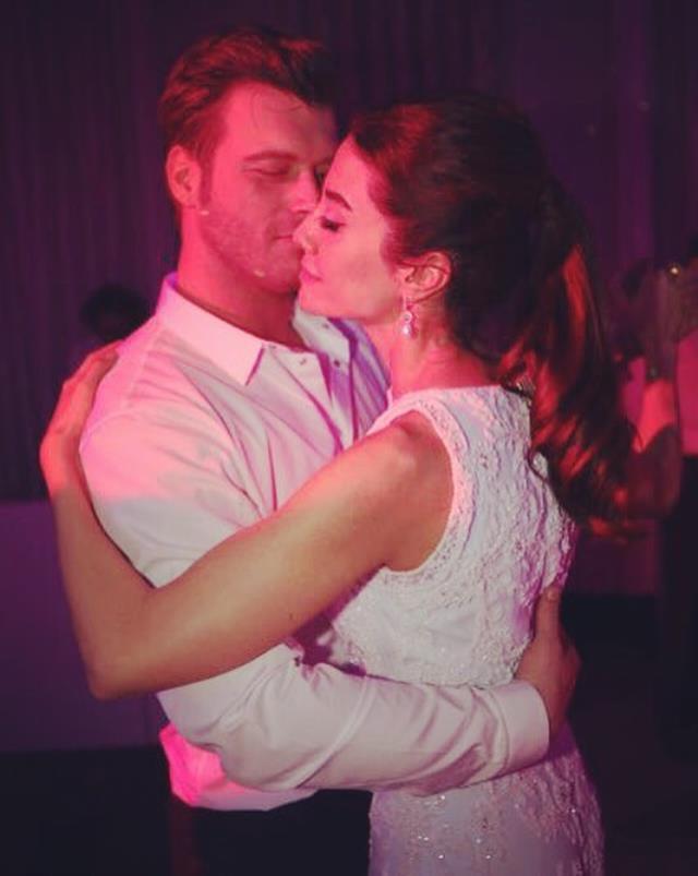 Kıvanç Tatlıtuğ, Başak Dizer'e olan aşkını anlattı: Her gün başka türlü sevmeyi öğrendim Kıvanç Tatlıtuğ, Başak Dizer'e olan aşkını anlattı: Her gün başka türlü sevmeyi öğrendim