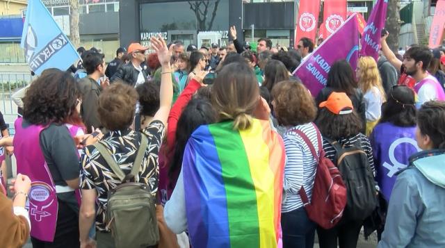 Maltepe'de 1 Mayıs miting alanına girmeye çalışan LGBT'liler ile polis arasında gerginlik