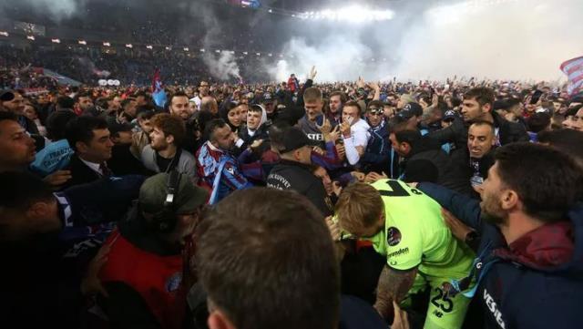 Şampiyonluk tehlikede! Trabzonspor hükmen mağlup mu ilan edilecek? Şampiyonluk tehlikede! Trabzonspor hükmen mağlup mu ilan edilecek?