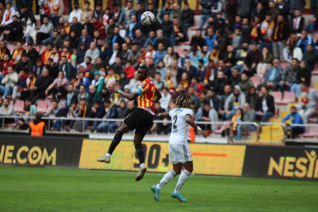 Valerien Ismael canlı yayında Beşiktaş'ın yıldız futbolcusunu yerden yere vurdu: Bu kabul edilemez Valerien Ismael canlı yayında Beşiktaş'ın yıldız futbolcusunu yerden yere vurdu: Bu kabul edilemez