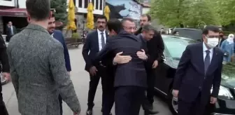 Cumhurbaşkanı Yardımcısı Oktay, bayram namazını Hacı Bayram Veli Camisi'nde kıldı