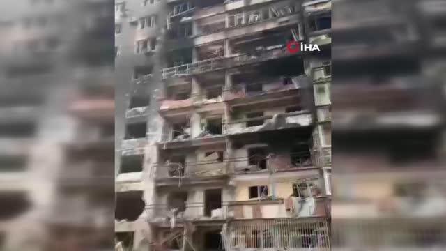 Savaşın harabeye çevirdiği parkta Ukraynalı çocuğun mutluluğu duygulandırdı Savaşın harabeye çevirdiği parkta Ukraynalı çocuğun mutluluğu duygulandırdı