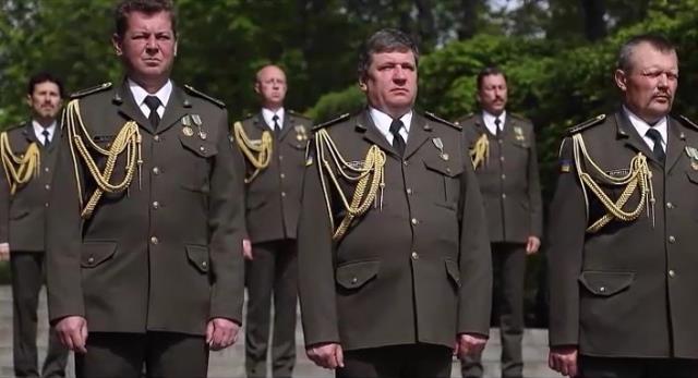 Ukrayna Silahlı Kuvvetleri, Salavat-ı Şerif okuyarak Ramazan Bayramı'nı kutladı Ukrayna Silahlı Kuvvetleri, Salavat-ı Şerif okuyarak Ramazan Bayramı'nı kutladı