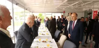 Huzurevi sakinleri 2,5 yıl aradan sonra ilk misafirlerini ağırladı