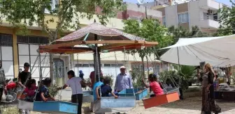 Kilis'te çocuklar bayram yerinde gönüllerince eğleniyor