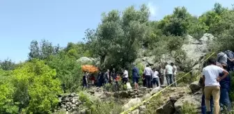 Şarampole devrilen kamyonetteki çocuk yaşamını yitirdi