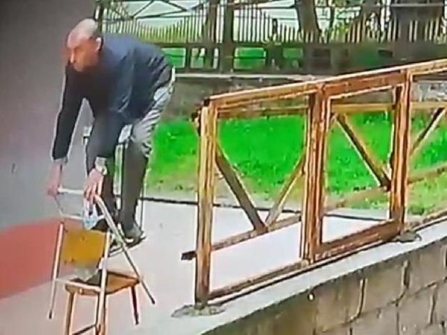 Tayt hırsızına cinsel tacizden suç duyurusu