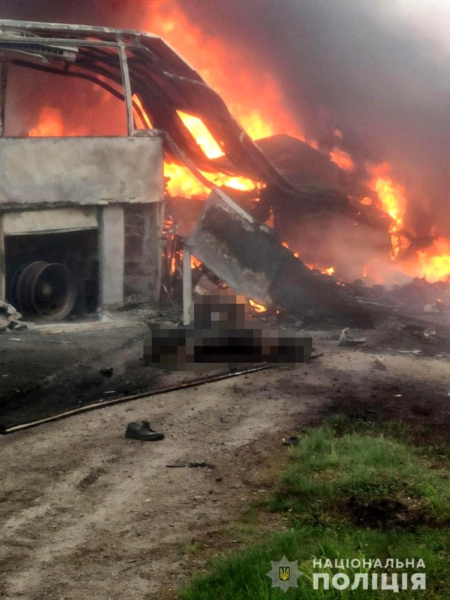 Ukrayna'da katliam gibi trafik kazası: 16 ölü, 6 yaralı Ukrayna'da katliam gibi trafik kazası: 16 ölü, 6 yaralı
