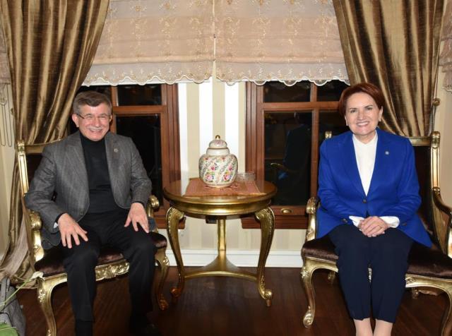 Davutoğlu'ndan Akşener'e ailecek bayram ziyareti