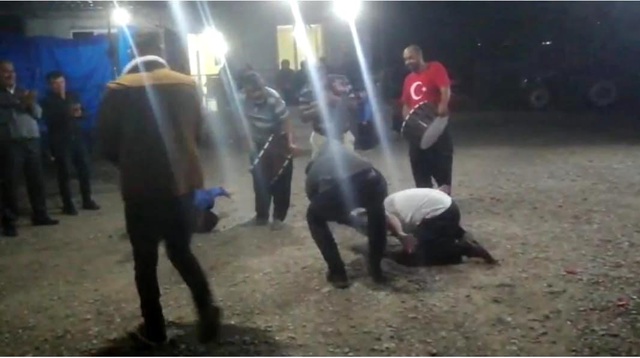 Maganda kurşunu zurnacıya isabet etti! Göğsünü tutarak yere düşen şahıs hayatını kaybetti