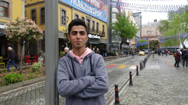 Şampiyonluğu aydınlatma direğinde kutlayan taraftar: Muazzam manzara vardı Şampiyonluğu aydınlatma direğinde kutlayan taraftar: Muazzam manzara vardı