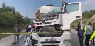 Tırın otobüse çarpması sonucu 1 kişi öldü, 6 kişi yaralandı