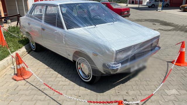 Böyle sevgi görülmedi! Binmeye kıyamadığı otomobilini streç filmle koruyor Böyle sevgi görülmedi! Binmeye kıyamadığı otomobilini streç filmle koruyor