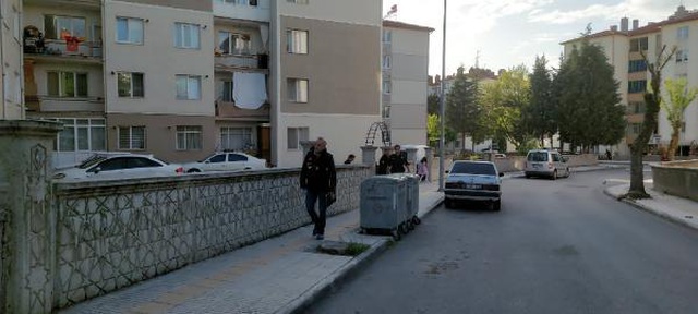 Eşini eşarpla boğmaya çalıştı, suçu cinlerin üzerine attı: Bana musallat oldular Eşini eşarpla boğmaya çalıştı, suçu cinlerin üzerine attı: Bana musallat oldular