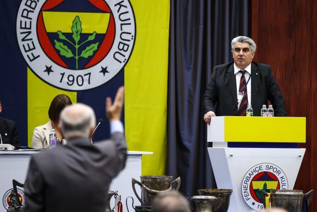 Fenerbahçe Yüksek Divan Kurulu toplantısında büyük gerginlik! Vefa Küçük'e söylenen söz ortalığı karıştırdı Fenerbahçe Yüksek Divan Kurulu toplantısında büyük gerginlik! Vefa Küçük'e söylenen söz ortalığı karıştırdı