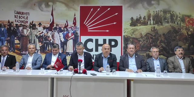 CHP Grup Başkan Vekili Özel'den Bakan Soylu'ya 'Sığınmacı' Tepkisi: Boş işleri bırakın, görevinizi yapın