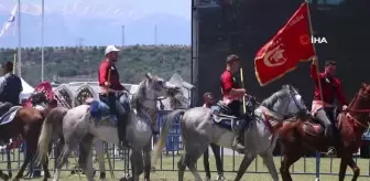 11 kişilik cirit takımının en küçük üyesi cesareti ve yeteneğiyle örnek oluyor