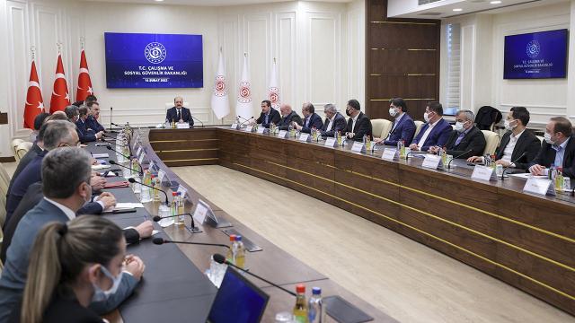 3600 ek göstergede geri sayım! Milyonlarca çalışan gözünü yarınki toplantıya çevirdi