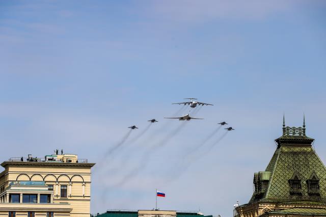 Dünyanın gözü yarın Rusya'da kutlanacak Zafer Bayramı'nda! Putin ya zafer ilan edecek ya savaş