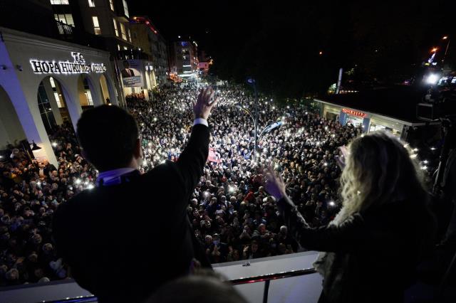 İBB Başkanı Ekrem İmamoğlu hakkında suç duyurusu! Karadeniz gezisi araştırılacak İBB Başkanı Ekrem İmamoğlu hakkında suç duyurusu! Karadeniz gezisi araştırılacak