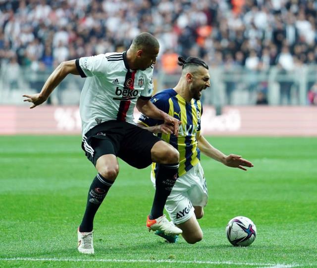 Sezonun son derbisi nefes kesti! Beşiktaş ile Fenerbahçe puanları paylaştı Sezonun son derbisi nefes kesti! Beşiktaş ile Fenerbahçe puanları paylaştı