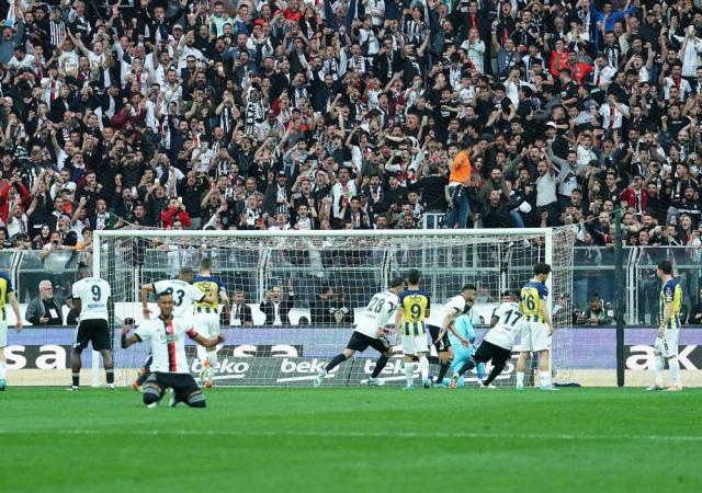 Sezonun son derbisi nefes kesti! Beşiktaş ile Fenerbahçe puanları paylaştı Sezonun son derbisi nefes kesti! Beşiktaş ile Fenerbahçe puanları paylaştı