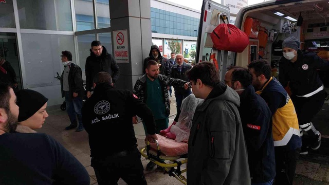 Tartıştığı sevgilisine 'Hakkını helal et' mesajı yazıp, kendini vurdu Tartıştığı sevgilisine 'Hakkını helal et' mesajı yazıp, kendini vurdu