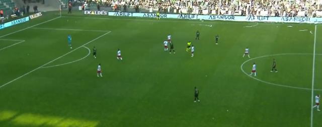 Dünya, Kocaelispor'u konuşuyor! Spikerden rakip takım kalecisine attıkları gole herkes şaştı kaldı