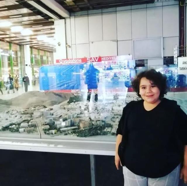 İştahına düşkünlüğüyle bilinen Çitos Efe'nin son hali sevenlerini şaşırttı İştahına düşkünlüğüyle bilinen Çitos Efe'nin son hali sevenlerini şaşırttı