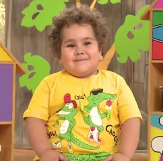 İştahına düşkünlüğüyle bilinen Çitos Efe'nin son hali sevenlerini şaşırttı İştahına düşkünlüğüyle bilinen Çitos Efe'nin son hali sevenlerini şaşırttı