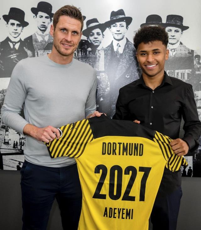 Borussia Dormund, Haaland'ın yerini hemen doldurdu! Karim Adeyemi resmi imzayı attı Borussia Dormund, Haaland'ın yerini hemen doldurdu! Karim Adeyemi resmi imzayı attı