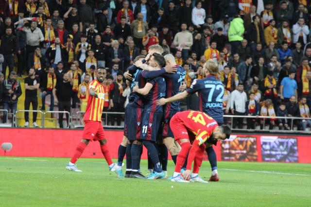 Kayserispor-Trabzonspor maçı nefes kesti! Türkiye Kupası'nda ilk finalist belli oldu Kayserispor-Trabzonspor maçı nefes kesti! Türkiye Kupası'nda ilk finalist belli oldu