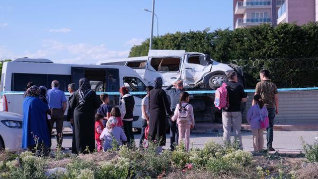 Konya'da iki okul servisi birbiri ile çarpıştı! 9'u öğrenci 14 kişi yaraladı