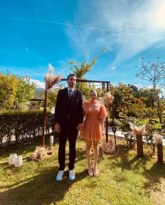 Masumlar Apartmanı'nın genç oyuncusu Gizem Katmer nişanlandı Masumlar Apartmanı'nın genç oyuncusu Gizem Katmer nişanlandı